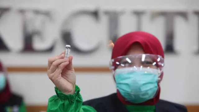 1.408 Nakes di Bandung Sudah Disuntik Vaksin Dosis Ketiga - GenPI.co