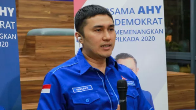 Kritisi Pengecatan Pesawat, Demokrat Sebut Arteria Tak Paham UU - GenPI.co