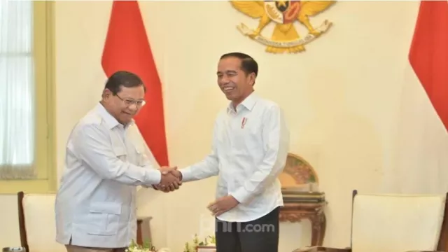 Bisikan Prabowo Subianto Kepada Jokowi Sangat Mengejutkan, Bikin - GenPI.co