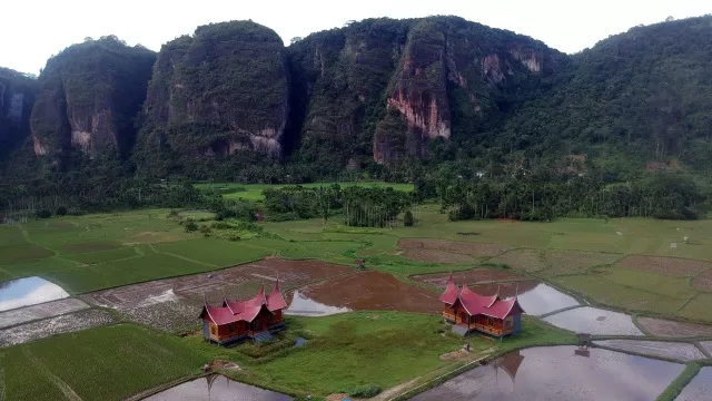 Lembah Harau, Serpihan Surga di Indonesia, Pemandangannya Wah! - GenPI.co