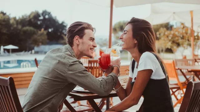 Terjebak Friendzone! Tips Supaya Tak Jadi Teman Rasa Pacar - GenPI.co Terjebak Friendzone! Tips Supaya Tak Jadi Teman Rasa Pacar - GenPI.co