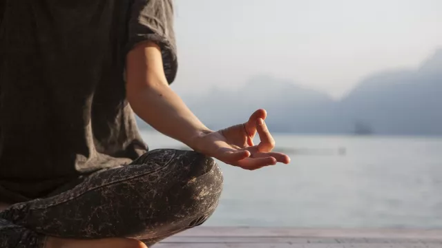 Kenali 5 Jenis Meditasi yang Paling Cocok Untukmu - GenPI.co