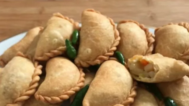Resep Pastel Renyah dan Tak berminyak, Lezat Banget - GenPI.co Resep Pastel Renyah dan Tak berminyak, Lezat Banget - GenPI.co