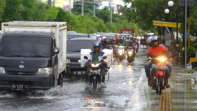 Hujan Cukup Lebat, BMKG Keluarkan Peringatan Dini Daerah Ini - GenPI.co