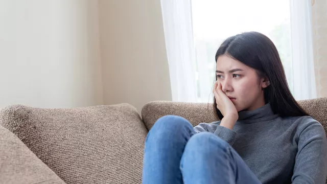 3 Zodiak Paling Pandai Menutupi Perasaan, Nomor 1 Gemini - GenPI.co