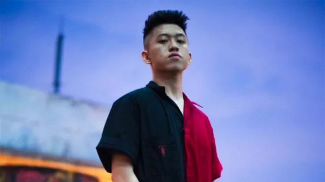 Dua Rapper Indonesia Ikut Bikin Soundtrack Film Shang-Chi, Keren! - GenPI.co