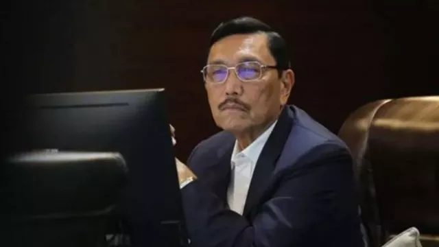 Luhut Pandjaitan Ingatkan Masyarakat, Ada Bahaya Mengancam - GenPI.co