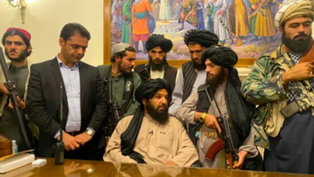 Berhasil Kuasai Kabul, Simak Pernyataan Jubir Gerilyawan Taliban - GenPI.co