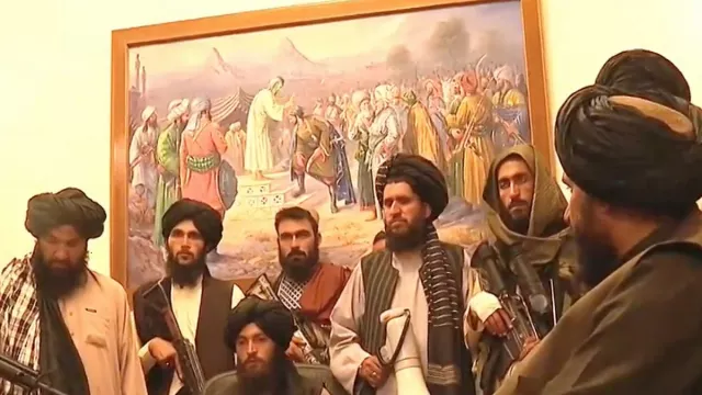 Tegang! Detik-detik Taliban Kuasai Istana Presiden Afghanistan - GenPI.co