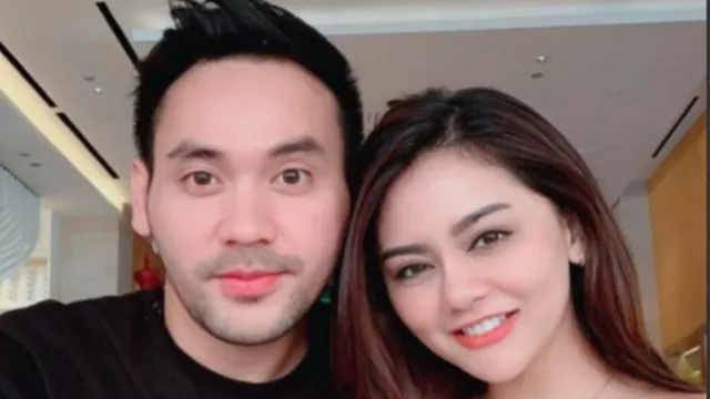 Jenita Janet dan Suami Makin Mesra, Ungkap Fantasi Liar - GenPI.co