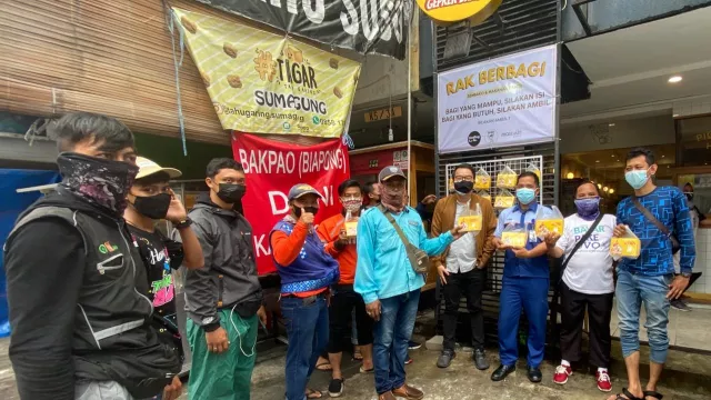 Masculin Group Bagi 1000 Boks Makanan Gratis di Masa Pandemi - GenPI.co