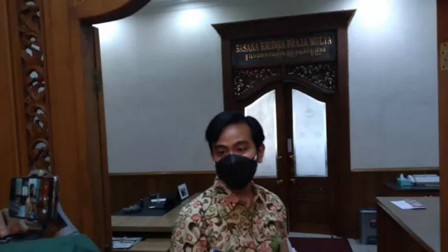 Pesan Djarot ke Gibran: Enggak Usah Mikir ke Jakarta - GenPI.co