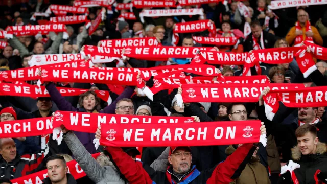 Southampton Menggila, Manchester United Hancur di Old Trafford - GenPI.co