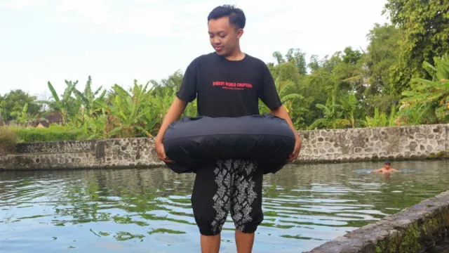 Keren Nih, Mahasiswa Ciptakan Celana Apung untuk Darurat Banjir - GenPI.co