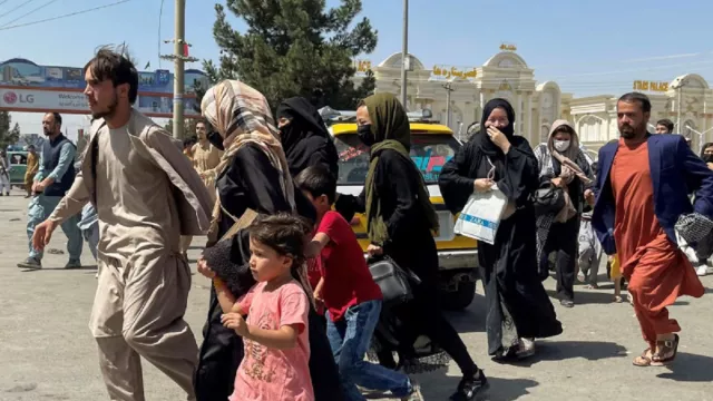 Rusia Siap Evakuasi Warga Afghanistan, Tapi... - GenPI.co