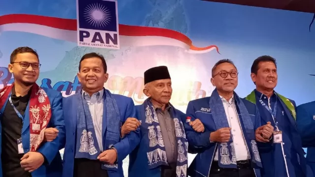 Mendadak, Zulhas Sanjung Amien Rais - GenPI.co