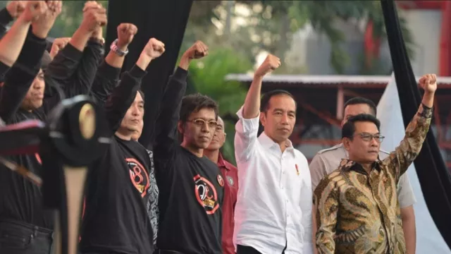 Direktur Voxpol: Pendukung Jokowi Beralih Kepada Ganjar Pranowo - GenPI.co