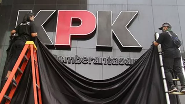 Rumah Bupati Probolinggo Geger, KPK Lakukan OTT - GenPI.co
