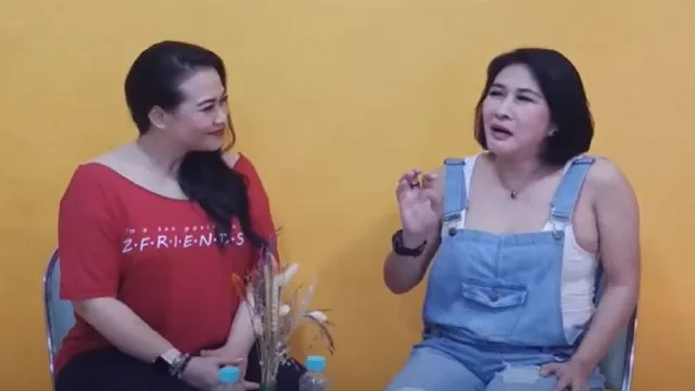 Yurike Blak-blakan ke Zoya Amirin, Hilang Perawan Saat... - GenPI.co