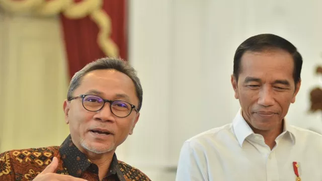 Bisikan Maut Jokowi ke Zulkifli Hasan Mengejutkan, Begini Isinya - GenPI.co