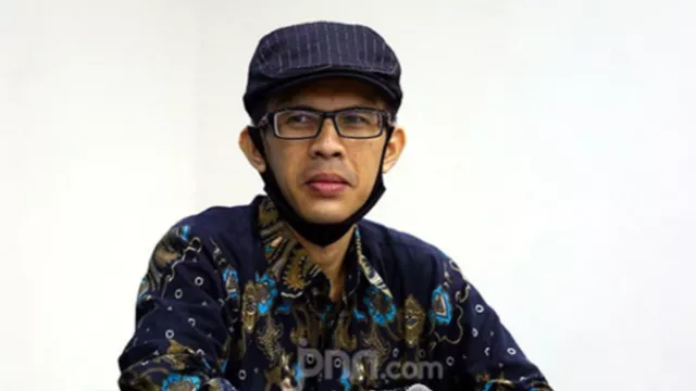 Ujang Komarudin: Rakyat Tak Butuh Baliho, Tetapi Butuh Sembako! - GenPI.co