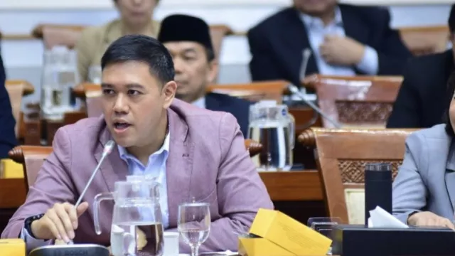 DPR Minta Pemerintah Segera Ketok Palu Undang-undang Data Pribadi - GenPI.co