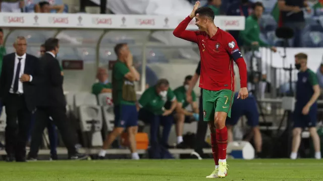 Baru Gabung Man United, Ronaldo Rasakan Sensasi Dipenjara - GenPI.co