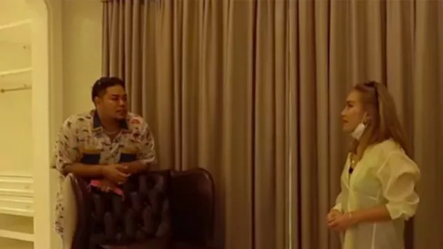 Gorden Ivan Gunawan Canggih Banget, Ayu Ting Ting Melongo - GenPI.co