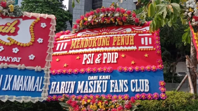 Karangan Bunga Bikin Heboh, Sindiran Keras untuk PDIP - GenPI.co