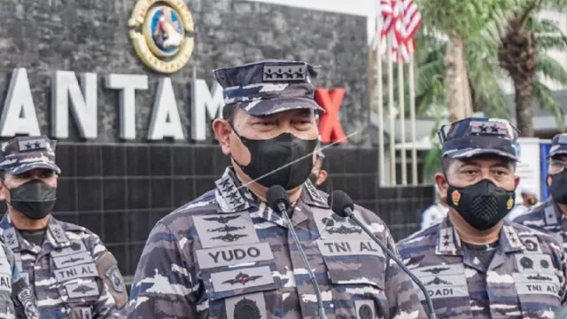 Jokowi Belum Berikan Sinyal Calon Panglima TNI dari AL - GenPI.co