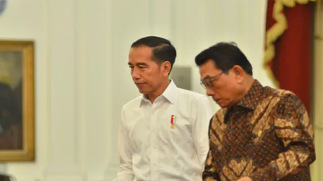 Direktur KedaiKopi: Pembantunya Pak Jokowi Sudah Sikut-Sikutan - GenPI.co