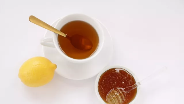 Campuran Madu dan Lemon Bisa Jadi Obat Penyakit Kronis - GenPI.co