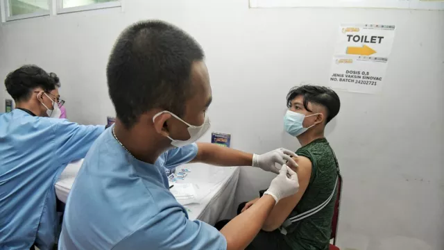 Vaksin Covid-19 Selesai Desember, Pariwisata Bisa Bangkit 2022 - GenPI.co