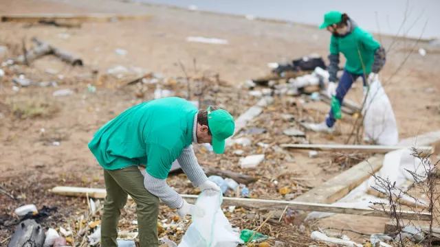 Peran Penting Anak dalam Mengelola Sampah Plastik Sejak Dini - GenPI.co