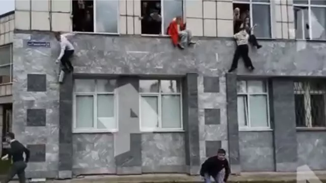 Rusia Mencekam, Mahasiswa Kompak Lompat Jendela - GenPI.co