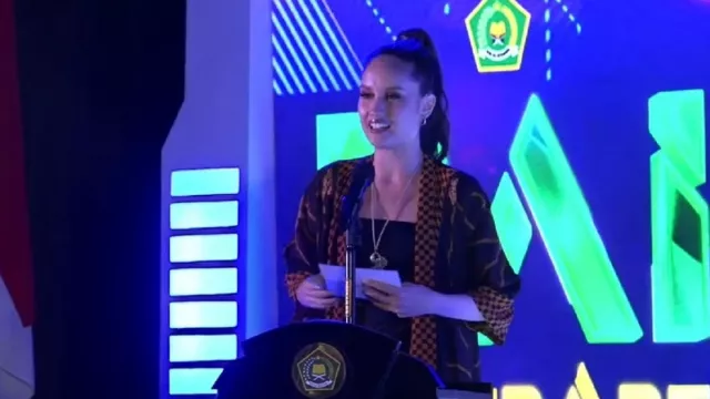 Pidato Lantang Cinta Laura Agar Indonesia Terkemuka di Mata Dunia - GenPI.co