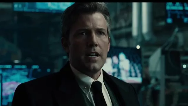 Main di Film The Flash, Batman Versi Ben Affleck Cuma Jadi Kameo? - GenPI.co