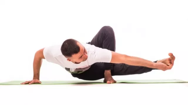 Yoga Bisa Keraskan Anu Pria yang Loyo, Lihat 4 Gerakannya - GenPI.co