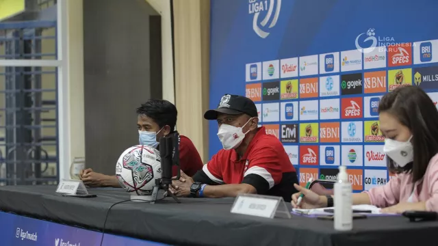 Madura United di Papan Tengah, Rahmad Darmawan Buka-bukaan - GenPI.co