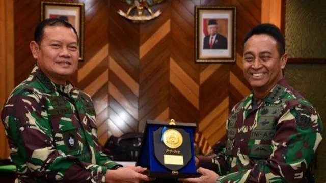 Survei Calon Panglima TNI Mengejutkan! KSAD vs KSAL Ketat - GenPI.co
