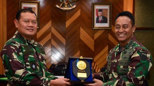 Adu Kuat Calon Panglima TNI, Andika Perkasa atau Yudo Margono? - GenPI.co