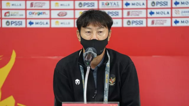 PSSI Angkat Bicara soal Pemain Titipan, Shin Tae Yong Disebut - GenPI.co