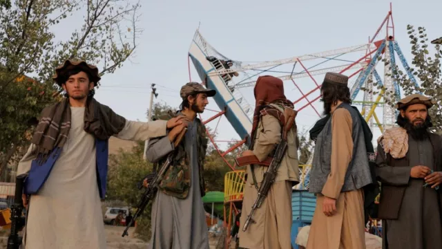 Ratusan Pejuang Taliban ‘Menyerbu’ Taman Bermain - GenPI.co