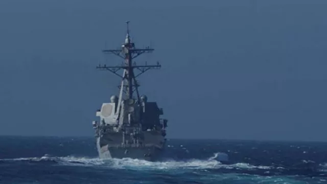 Kapal Perusak Angkatan Laut AS Dikejar Rusia, Nyaris Bentrok - GenPI.co