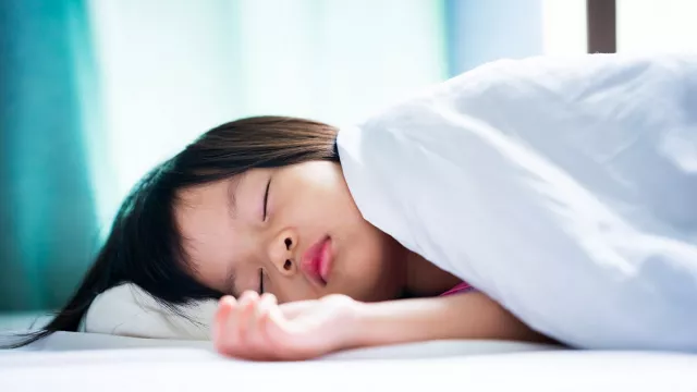 3 Kebiasaan Ini Bisa Bikin Anak Tidur Pulas - GenPI.co