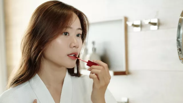 3 Rekomendasi Lip Tint Korea, Bikin Bibir Cantik Natural! - GenPI.co