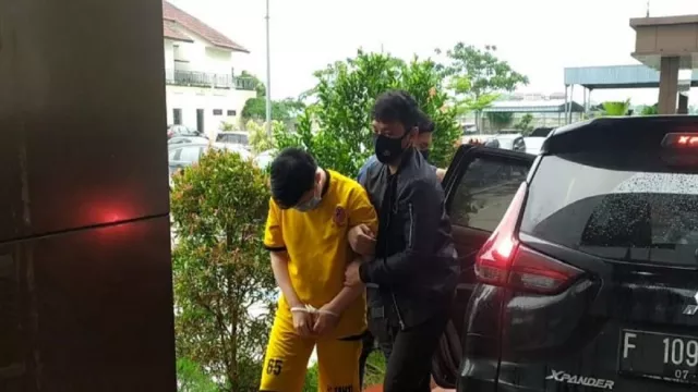 Ini Dia Tampang Bos Pinjol Ilegal Pemilik 23 Aplikasi - GenPI.co