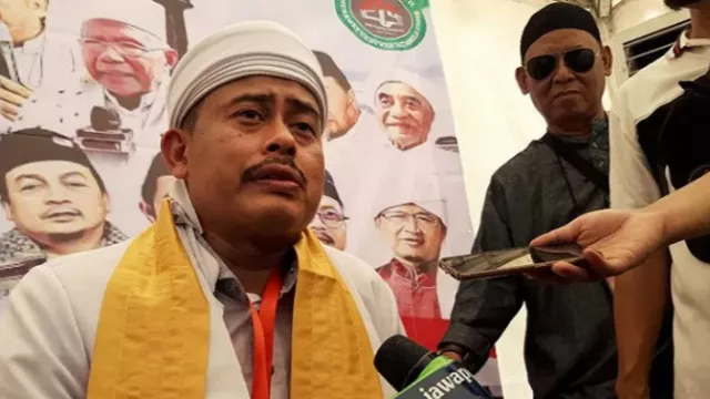 Slamet Maarif Respons Ade Armando Soal Salat Tak di Al Quran - GenPI.co