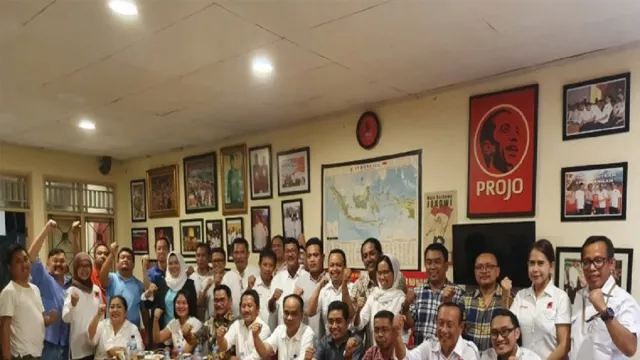 Komunitas Pro Jokowi Bersuara Lantang Polemik PCR Pesawat - GenPI.co