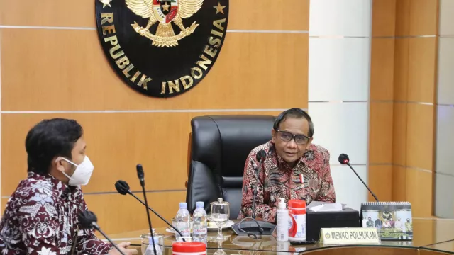 Garuda Indonesia Bakal Diganti Pelita Air, Mahfud MD pun Bicara - GenPI.co